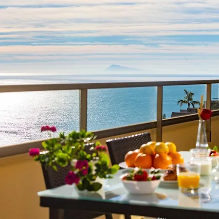 Cap Blanc Penthouse Apartment *
