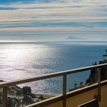 Cap Blanc Penthouse アパート